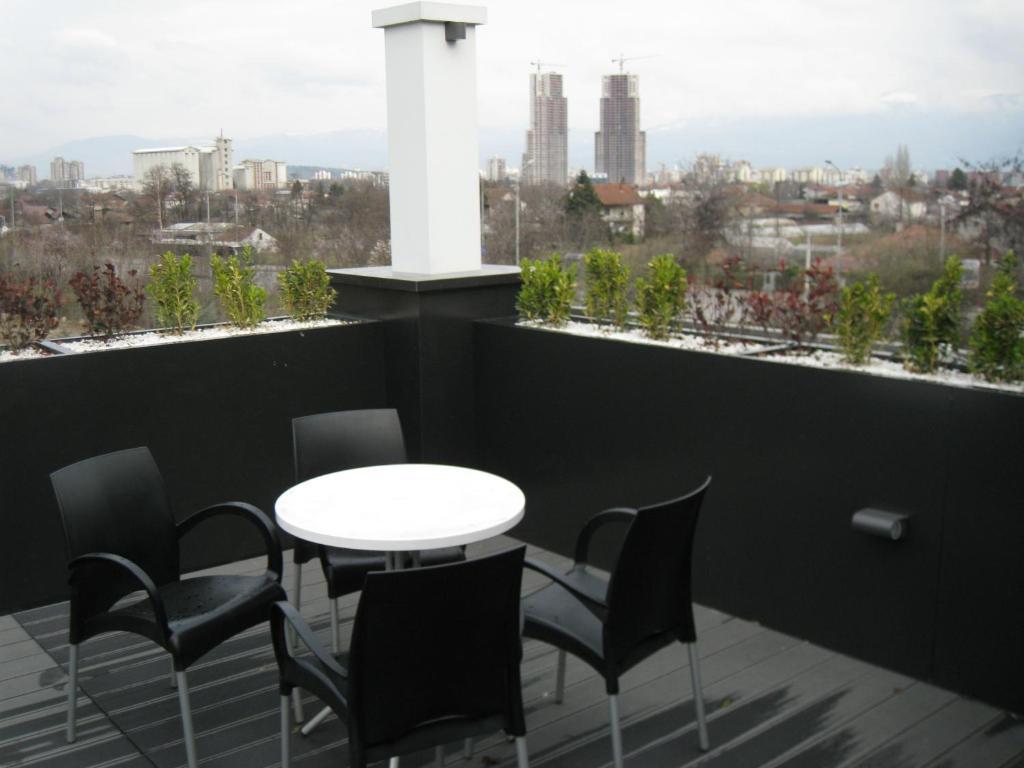 Domus Aparthotel Skopje Camera foto