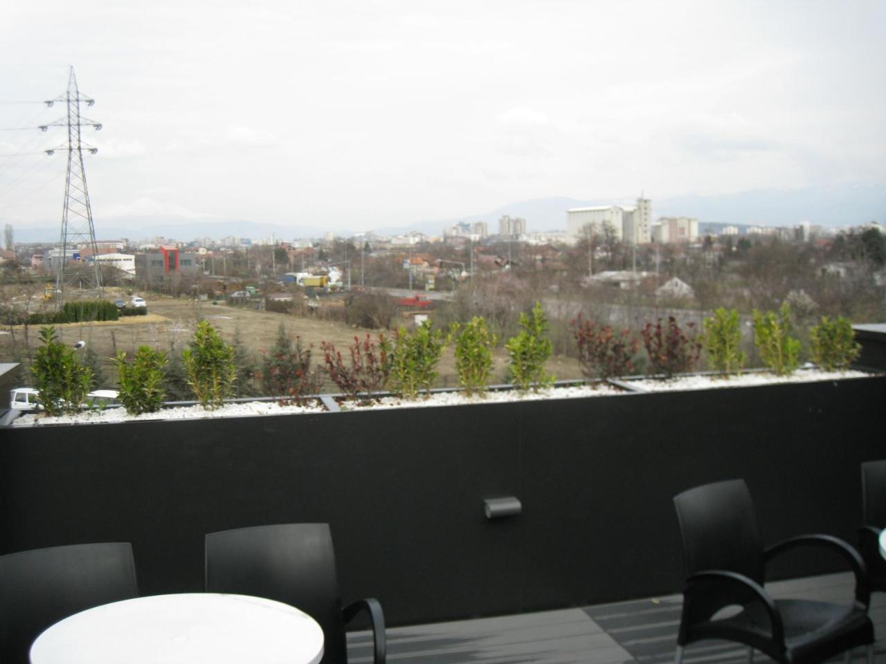 Domus Aparthotel Skopje Esterno foto
